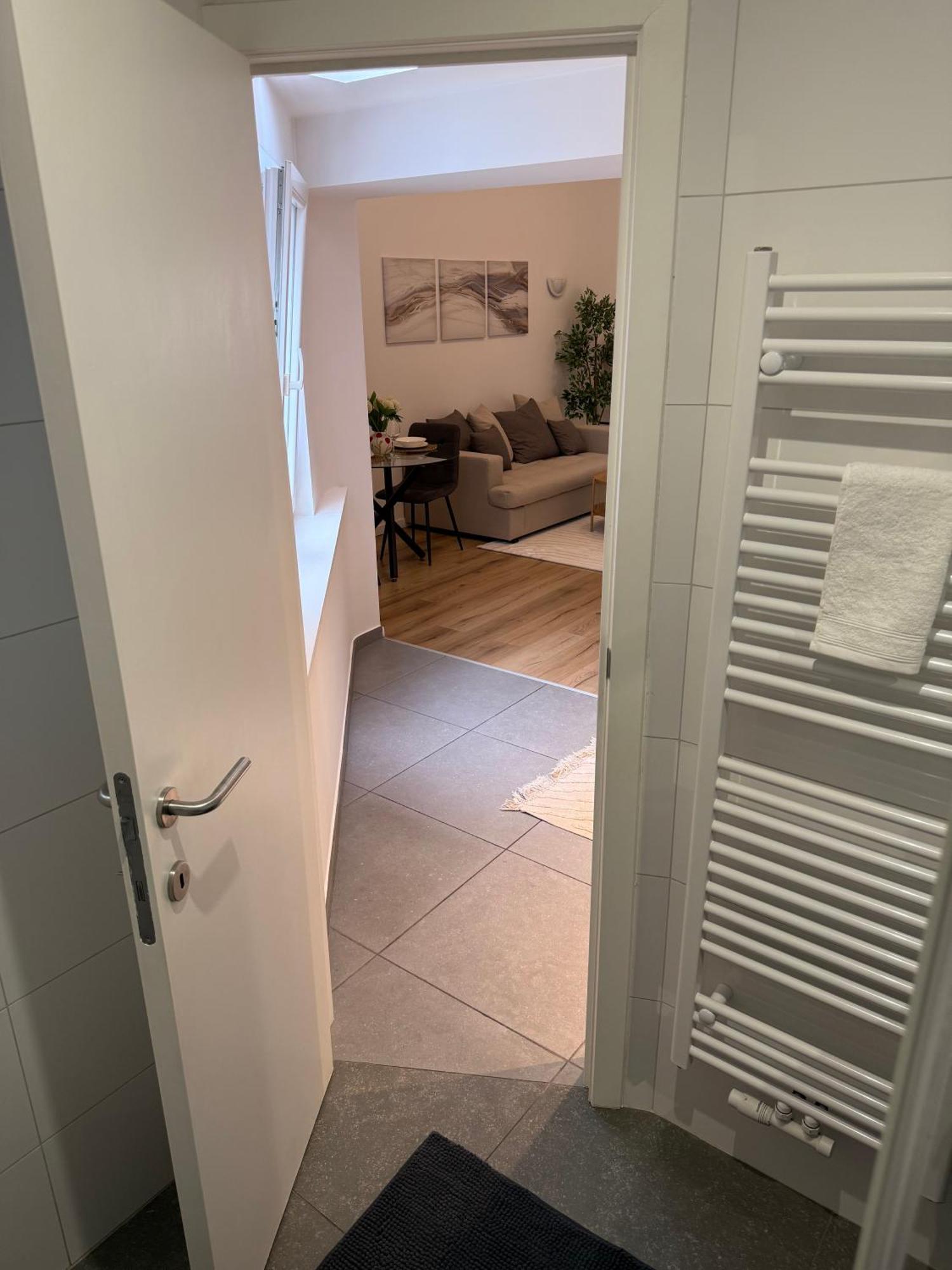 Cozy South-up And Ground Apartment *